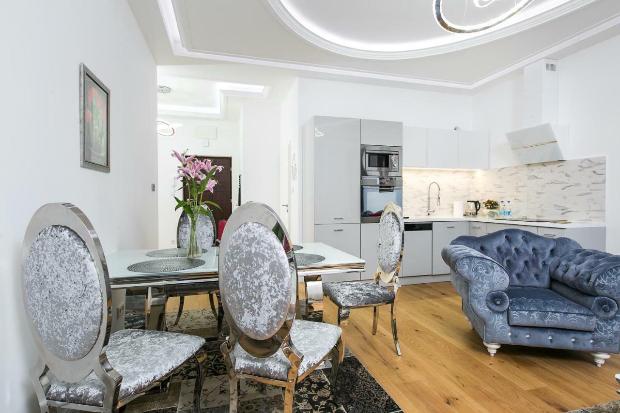 Old Town Cristal Apartment By Otium Cracóvia Exterior foto
