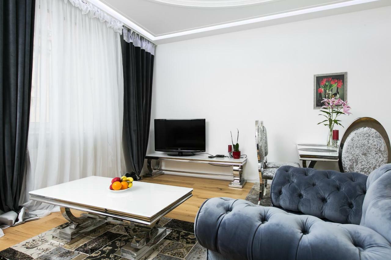 Old Town Cristal Apartment By Otium Cracóvia Exterior foto