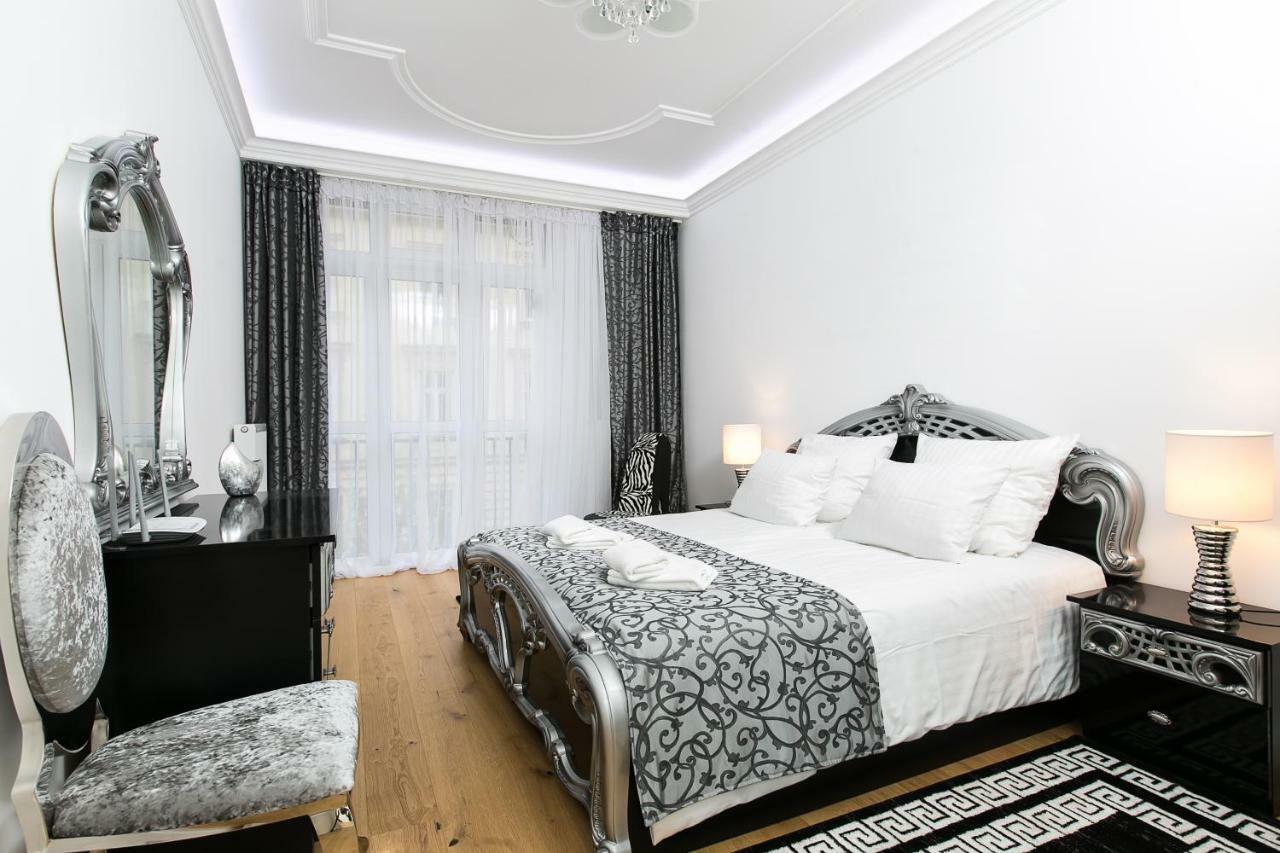 Old Town Cristal Apartment By Otium Cracóvia Exterior foto