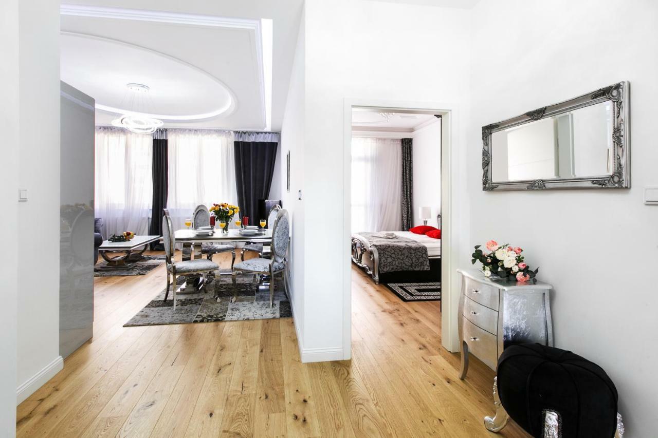 Old Town Cristal Apartment By Otium Cracóvia Exterior foto